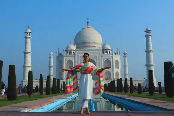 Taj Mahal Tour By Gatimaan Train